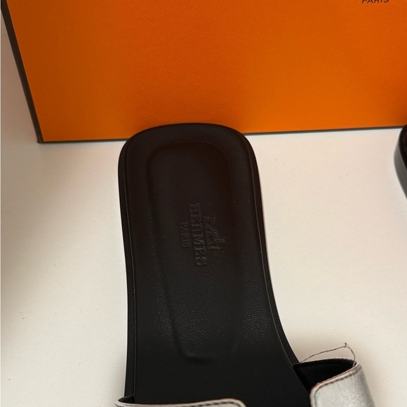 Hermes Silver Leather Sandals Oran leather mules silver size 38/5 - Picture 3 of 14